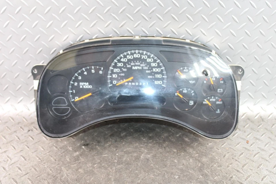 06-07 SILVERADO 2500 227k Miles Speedometer Instrument Gauge Cluster Lens OEM OE - Image 2 of 4