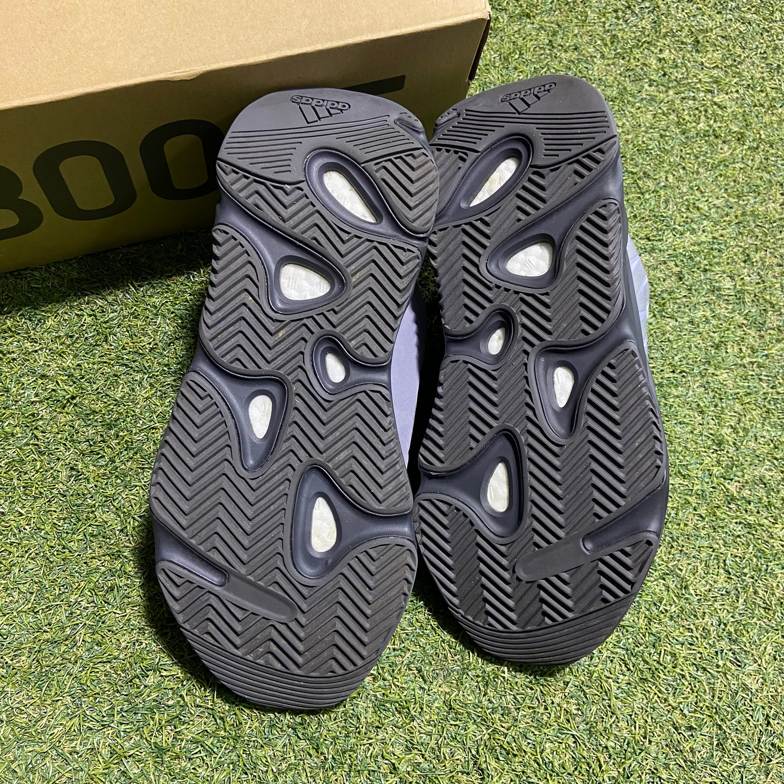 Yeezy 700 MNVN Geode: 7.5 thumbnail 3