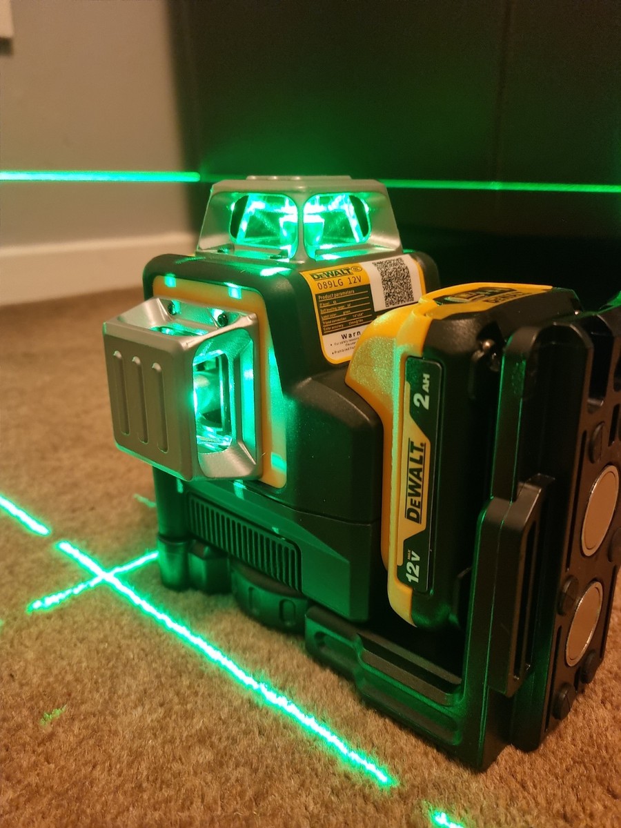 Niveau Laser Dewalt DW089LG 3 Côtés 360° 12 Lignes Vertes + Batterie 12V Et Chargeur – Neuf