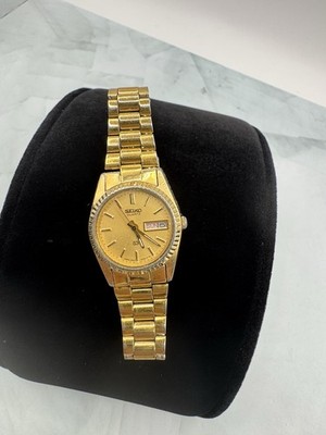 Seiko Quartz Gold Tone Day/Date Wristwatch Stainless Steel Bracelet
