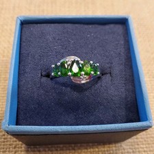 STERLING SILVER 925 RING W/GREEN STONES SIZE 6 NWT