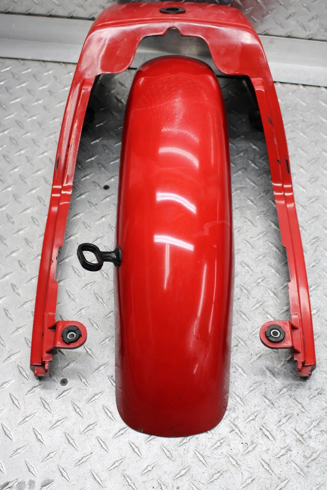 1983 Suzuki GS1100ES PARA-LAMAS DE RODA DIANTEIRA/TRASEIRA VERMELHA COM CARENAGENS INTERNAS/SUPORTES - Imagem 2 de 4