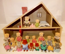 VINTAGE TOMY DELUXE FAMILY HOUSE & EPOCH SYLVANIAN FAMILIES CALICO CRITTERS SET
