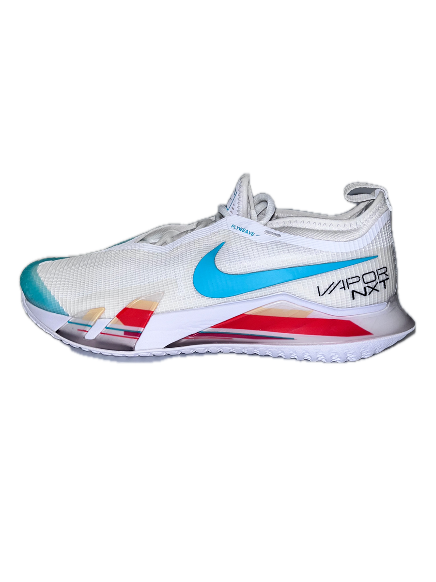 nike women's air zoom vapor pro hard court tennis shoes white and aluminum