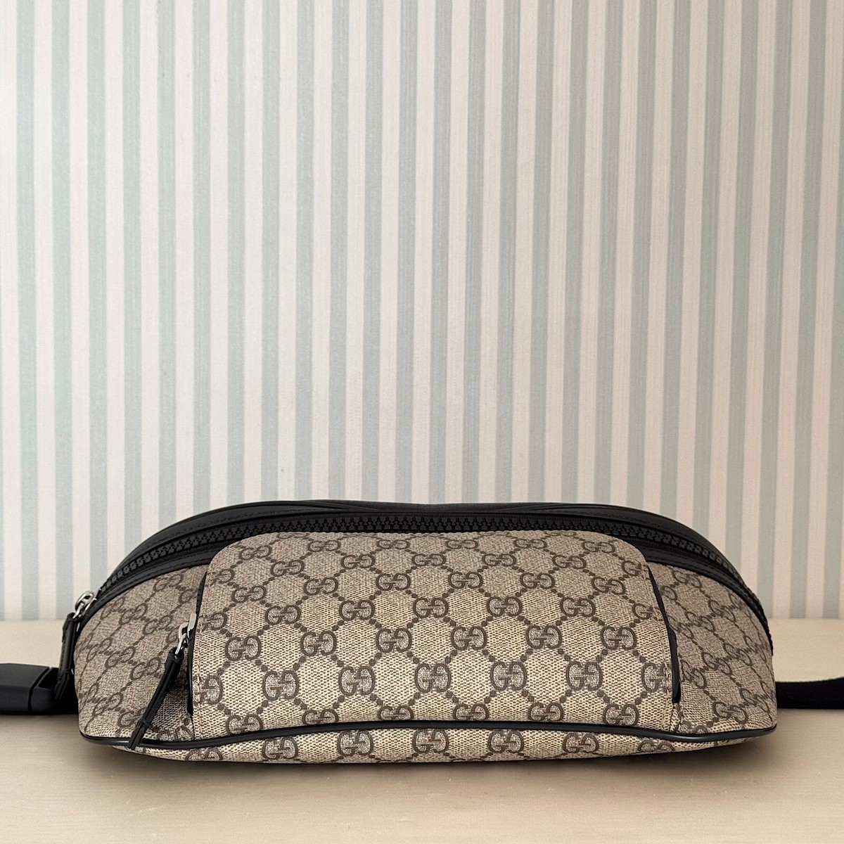 GUCCI GG Supreme Monogram Belt Body Bag Brown Beige Large GUCCI GG Supreme Monogram Belt Body Bag Brown Beige Large