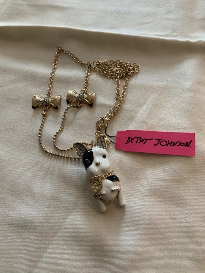 Collar Bulldog Betsey Johnson Foto 3 de 4