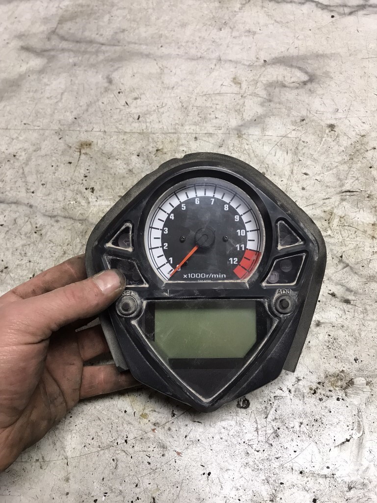 05 Suzuki SV650 SV 650 Speedometer Speedo Tachometer Tach Gauge