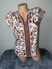 Cupio Top Shirt Womens M Medium Floral Tie Split V Neck Short Cap Sleeve Viscose