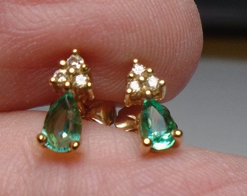 9ct gold Green Tourmaline & Diamond earrings - Picture 2 of 11