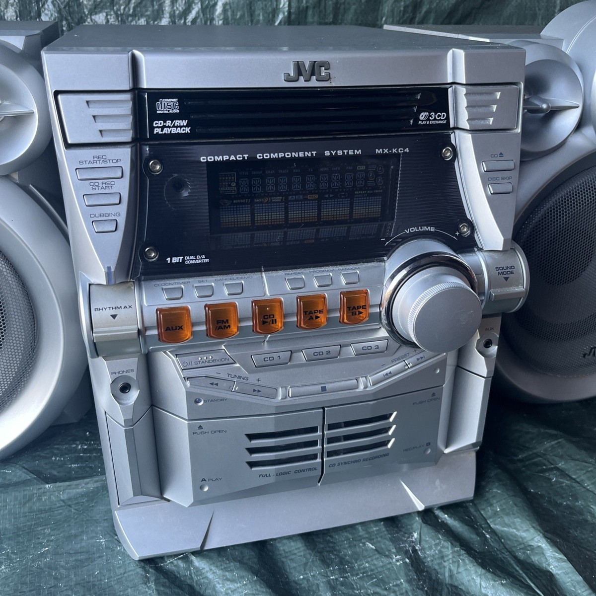 JVC Stereo Tuner 3 CD Dual Cassette Euro Plug MXKC4 Twin Speakers