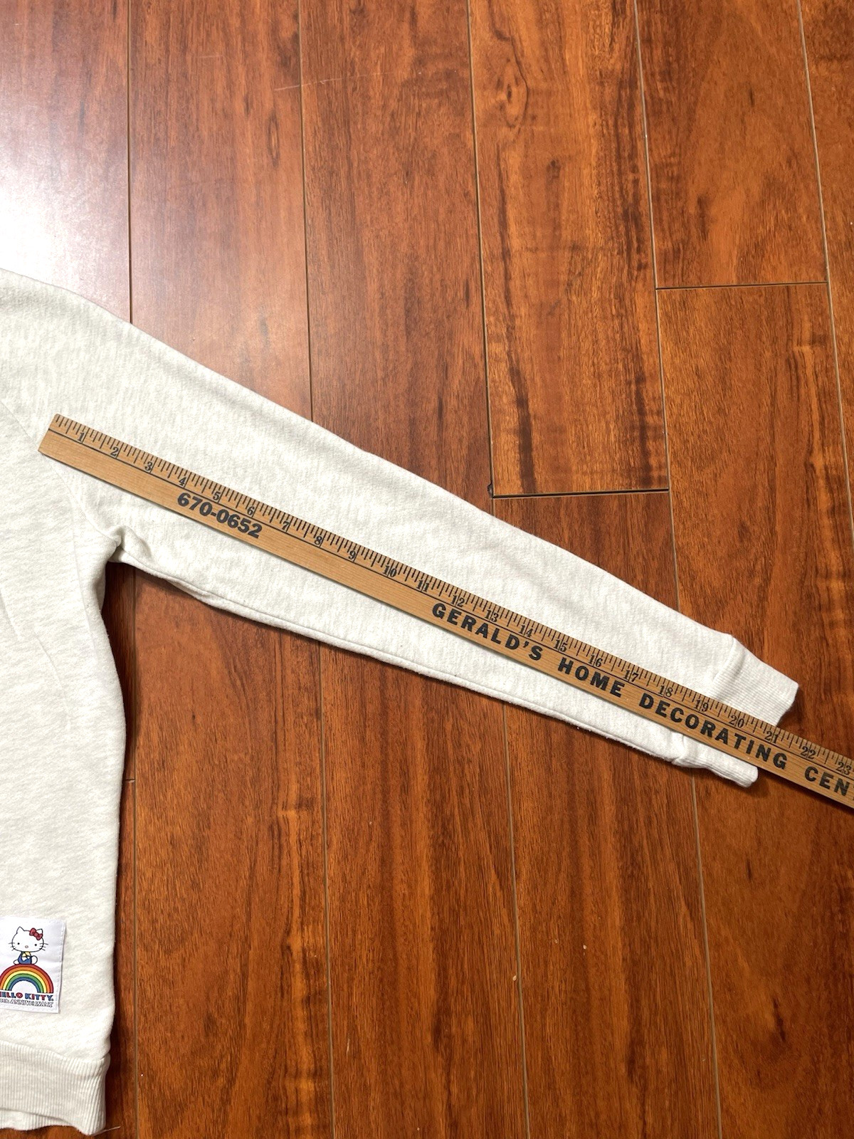 Hello Kitty 40th Anniversary Gray Sweatshirt Womens Size Small 21.5x18.5 image 6