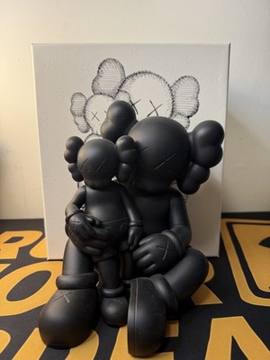KAWS HOLIDAY Changbai Mountain Black Figure Companion Vinyl Figure Toy Art 2022