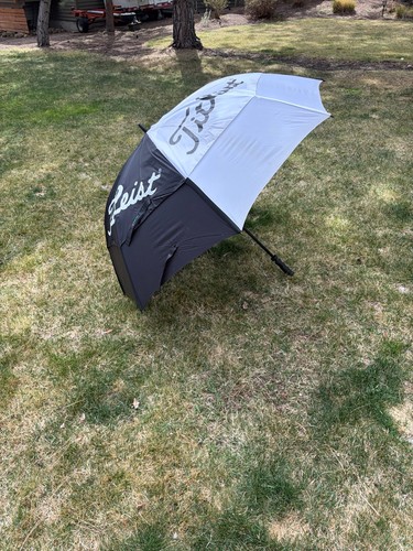 *Titleist Double Canopy Golf Umbrella Gustbuster Black and White