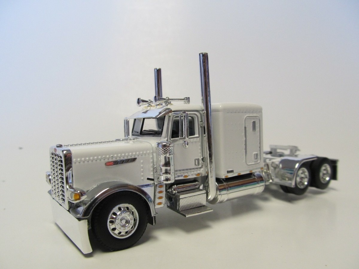 DCP 1/64 SCALE 389 PETERBILT FLAT TOP WHITE, PRIDE & CLASS