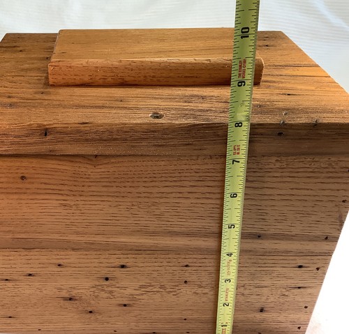 Urna de cremación hecha a mano castaño americano recuperada de madera de granero gusano, mancha ligera - Imagen 8 de 9