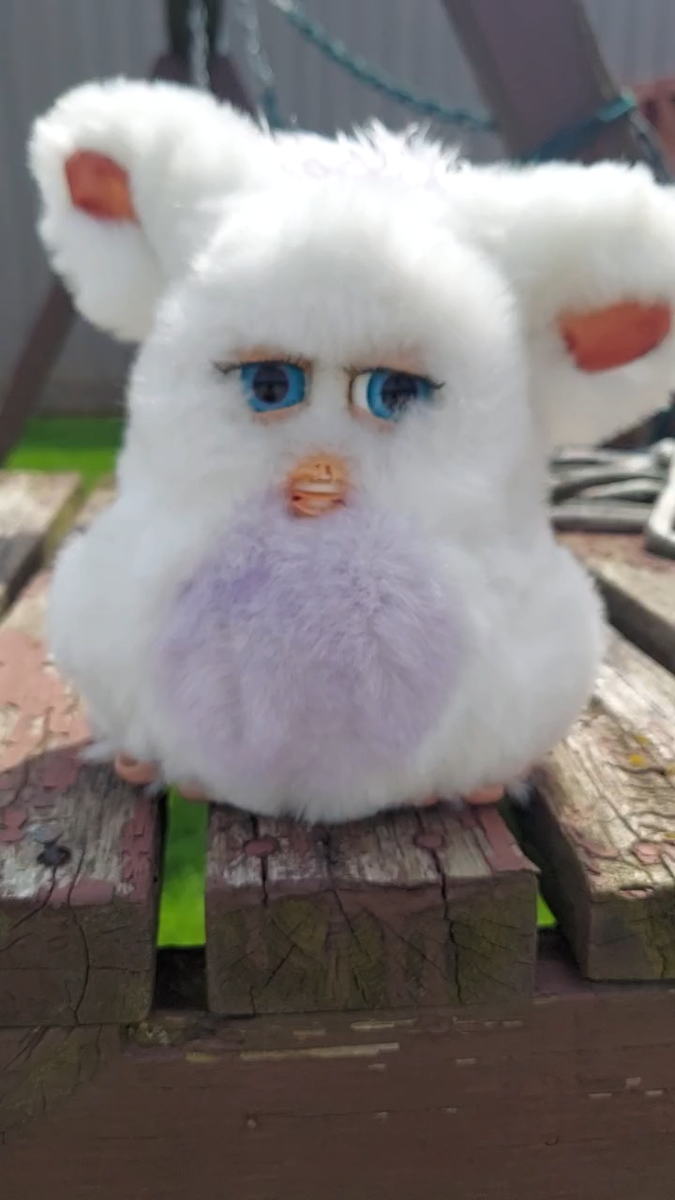 2005 Tiger Hasbro Giant White & Purple Furby Interactive Toys