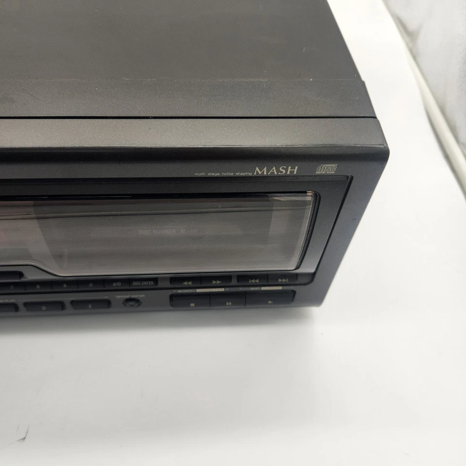 REPRODUCTOR DE CD TECHNICS SL-MC310 110+1 para piezas no funciona. Power On Won't Read Foto 4 de 4