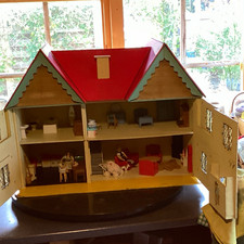 Vintage Wooden Complete Dolls House 2 Storey Furnished Dolls Etc 63x30x46cm