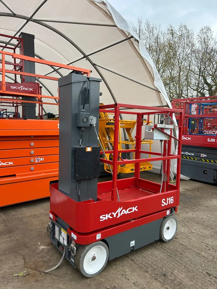 2019 SKYJACK SJ16 Runabout Personel Scissor Lift Access Platform Genie, Skyjack - Image 4 of 4