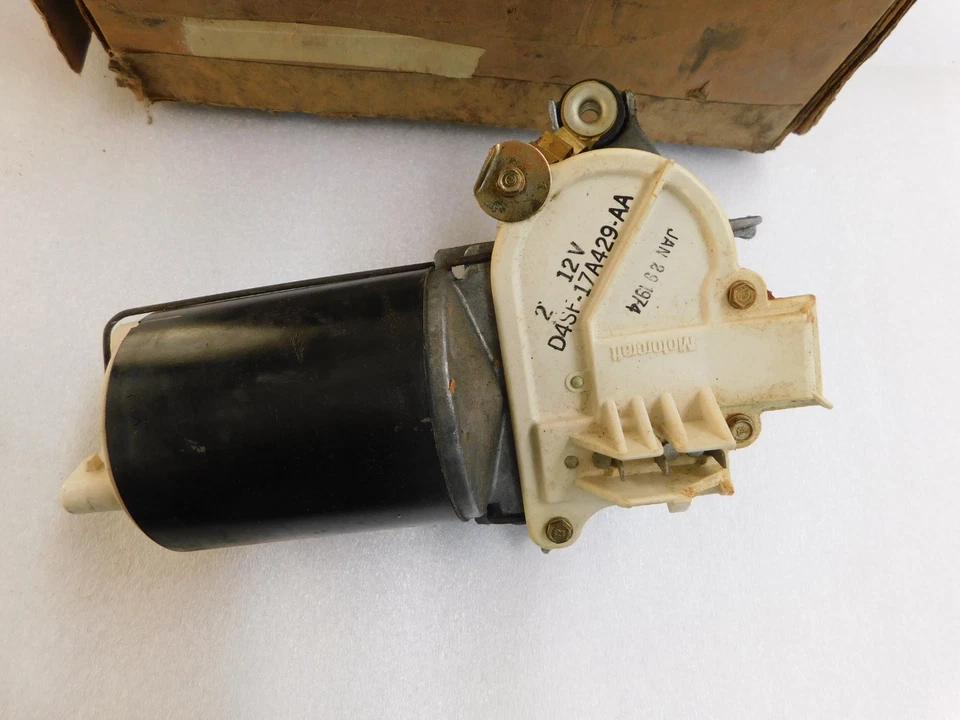 NOS OEM Ford 1974 1975 1976 Thunderbird + Lincoln Mark IV Windshield Wiper Motor - Image 2 of 4
