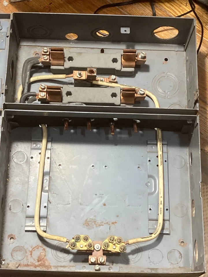 W5 WADSWORTH 3813BRW8 100 АМПЕР ГЛАВНЫЙ 120-240 ВОЛЬТ ПРЕДОХРАНИТЕЛЬ ОТКРЫТАЯ ЗАКРЫТАЯ ДВЕРЬ ТЯГОВЫЕ ДЕТАЛИ - Изображение 2 из 4