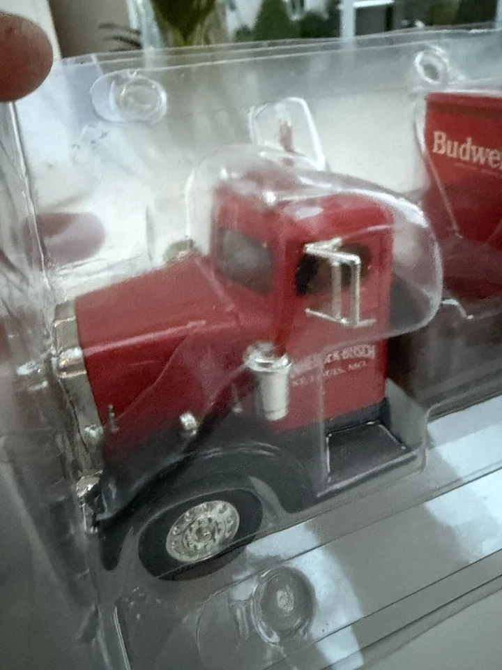 Vintage Budweiser 1948 Peterbilt Tractor Trailer 1:43 Rare  die cast Model Truck - Image 3 of 4