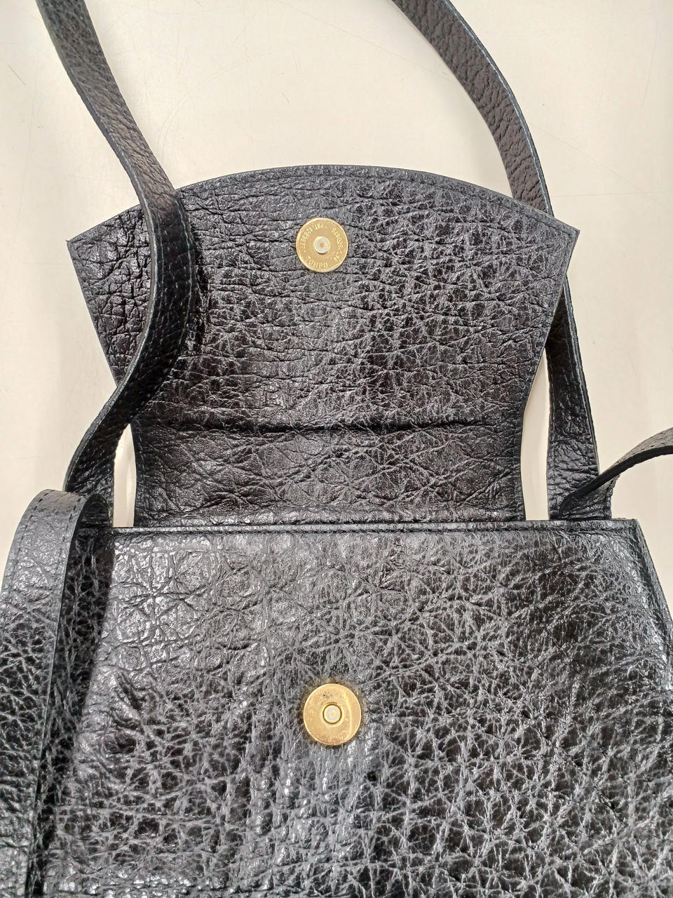 Borsa a tracolla Yves Saint Laurent in pelle nera usata autentica