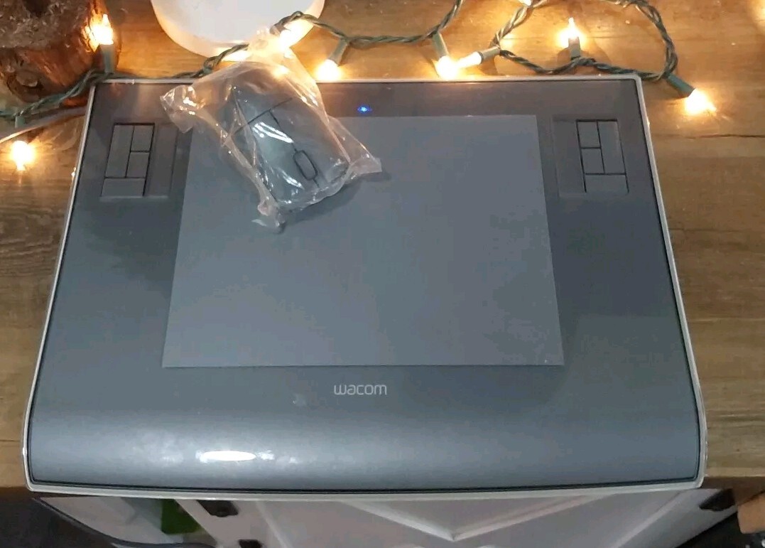 新品未使用品　WACOM intuos3 （インテュオス）PTZ-630 Wacom Intuos 3 Graphics Tablet Model PTZ-630. Bundle unit