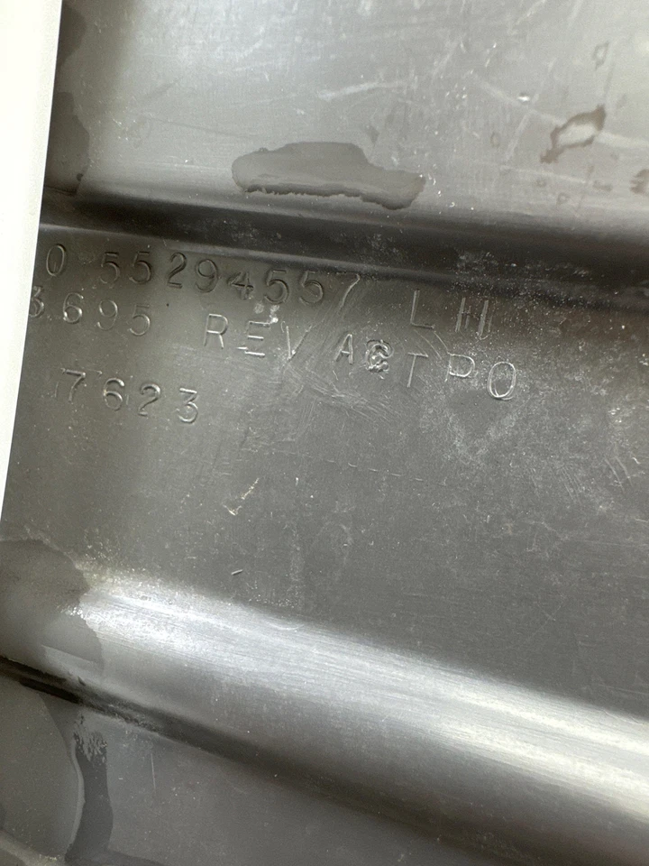 1994 - 1998 Jeep Grand Cherokee Laredo Rear Door Cladding Left Driver Side OEM - Image 4 of 4