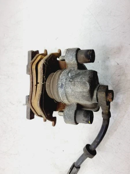 2005 年马自达 Tribute 后驱动左制动卡钳 EFY5-26-71X — 第 4/4 张图片