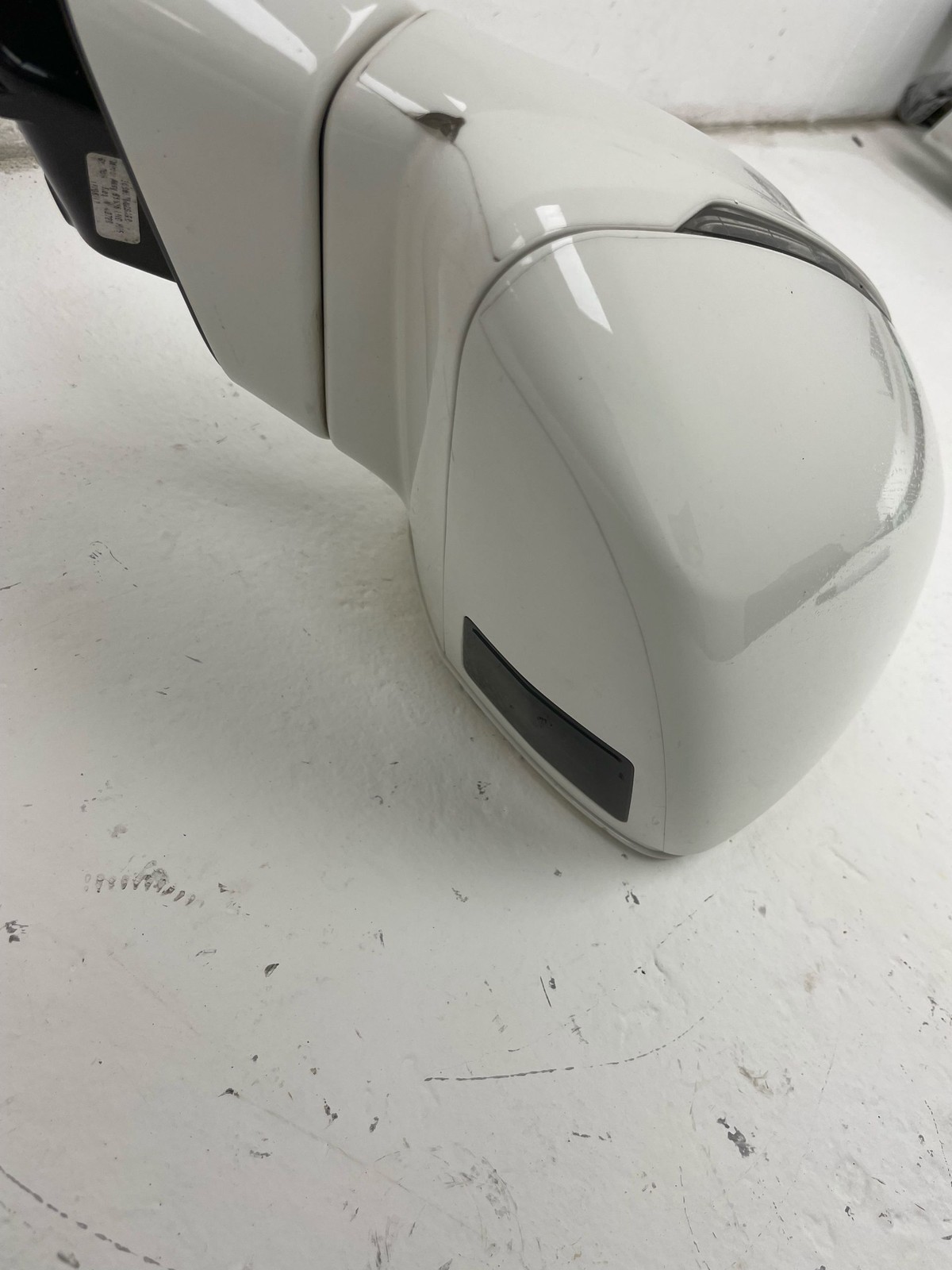 2015-2020 BENTLEY BENTAYGA Front Left Driver Door Mirror Assembly Ghost White