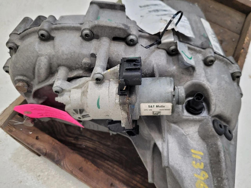 2017 - 2020 CHEVROLET SUBURBAN 1500  Transfer Case Transfer Case Opt Nqh ID AY8  Foto 2 de 4