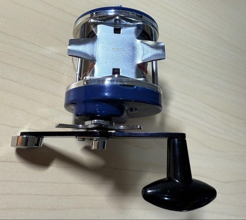 Abu Garcia Ambassadeur 8500 Baitcast Reel Blue Used Small Scratches - Picture 5 of 5