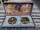 VINTAGE GRISWOLD CAST IRON PATTY MOLDS SET NO. 1  W/ BOX NICE