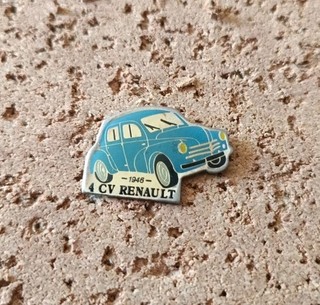 Pins Voiture Renault 4cv