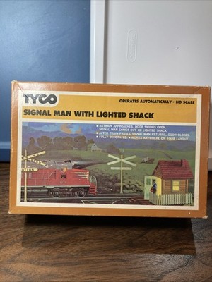 Vintage Tyco 928 Signal Man With Lighted Shack w/Original Box HO Scale