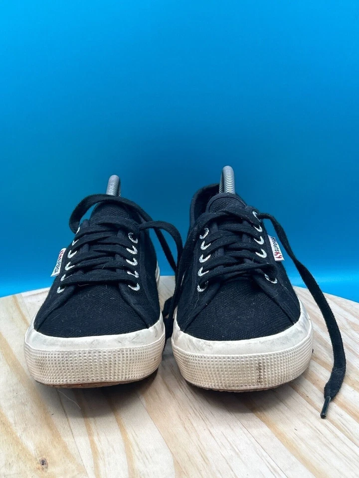 Zapatos deportivos clásicos Superga 2750 Cotu para mujer talla 8W negros con cordones Foto 2 de 4
