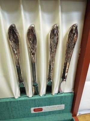Set 1847 Rogers Bros IS Springtime Silverplate Flatware 51 pcs svc
