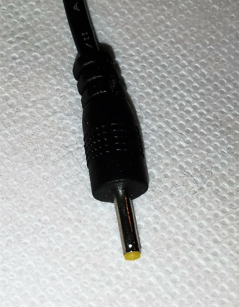 CARGADOR TABLET 220V A PIN SYS-963-2 A0502000 - Partes Informáticas