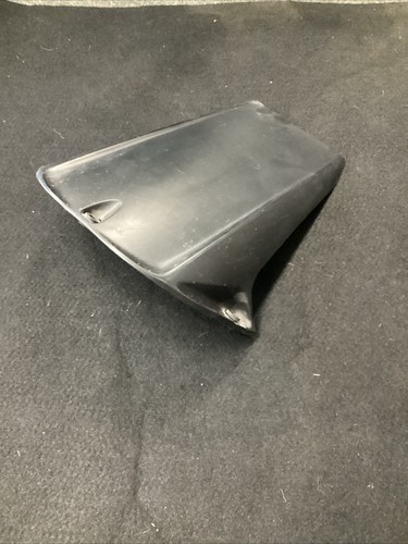 02-03 Yamaha R1 rear back wheel fender, Aftermarket Used Part - Picture 3 of 5