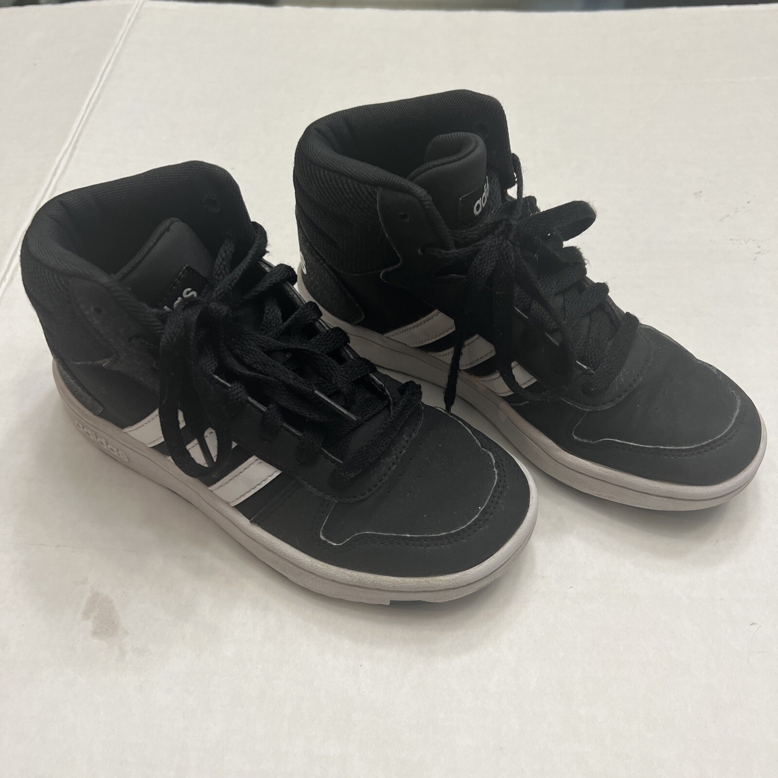 SAOLA Scarpe da corsa Adidas Kids Hoops 2 FY6468 nere sneakers taglia 2 US Basketball Mid