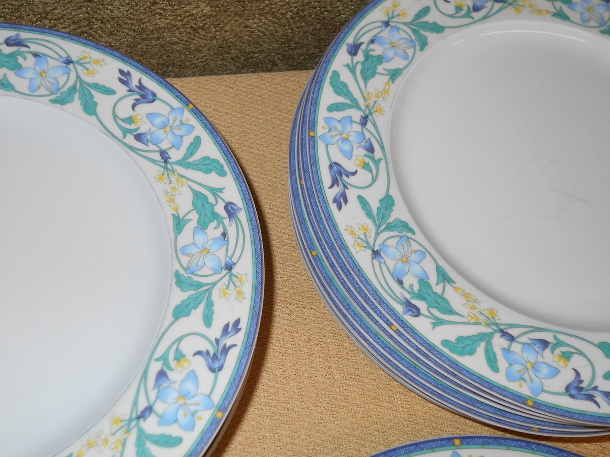 Porcelain Dinner Set - Medard de Noblat Limoges France - Isabella