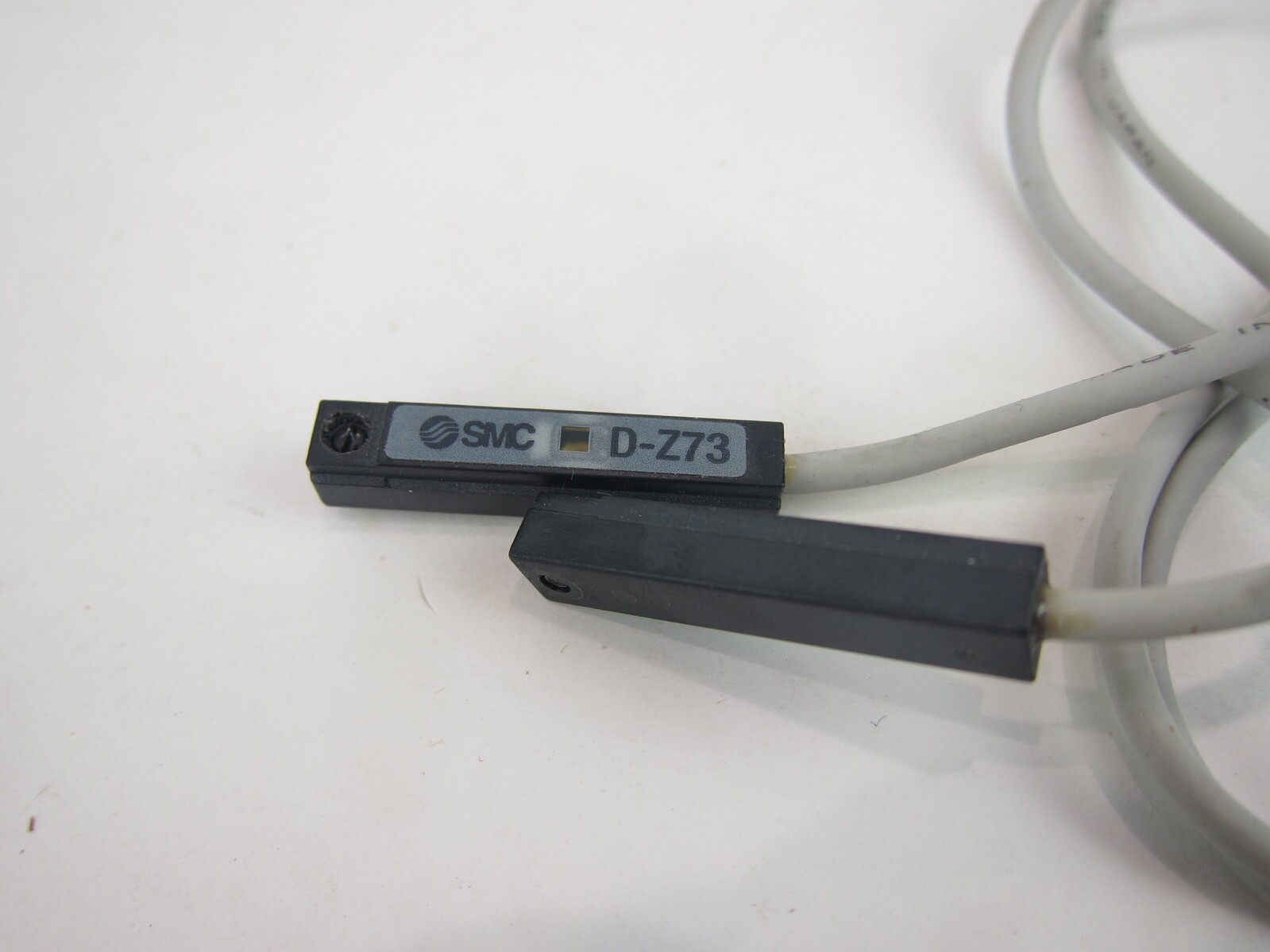 L Reed Switch Lot Of 2 SMC D-Z73 Reed Switches DZ73 | eBay