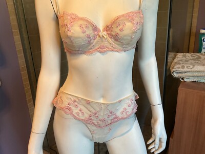 Ensemble lingerie neuf Nina Ricci L 90D 34D bra soutien-gorge string