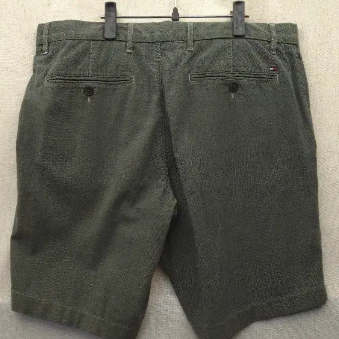 Tommy Hilfiger Men's Khaki Shorts Size 36
