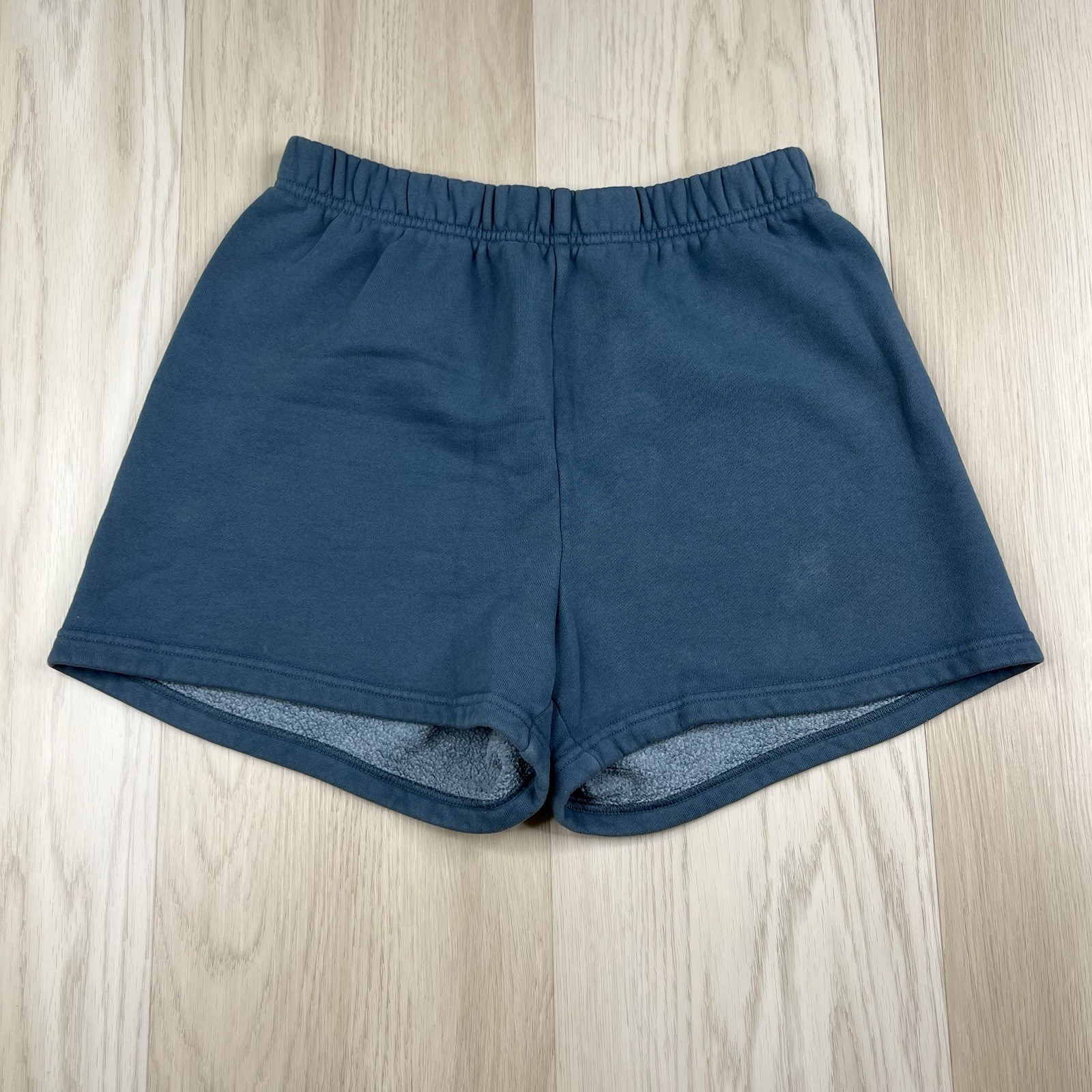 Aritzia Tna Cozy Fleece Perfect Shorts Women’s Size Medium Inseam 3.5” Blue