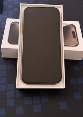 Apple iPhone 15 Pro - 128GB - Titan Natur (Ohne Simlock)