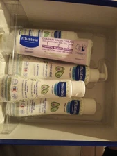 Mustela Newborn Arrival Gift Set - Baby Skincare & Bath Time Essentials, 5 Items