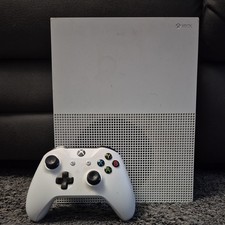 Xbox One S 500gb Model 1681  Controller and Cables