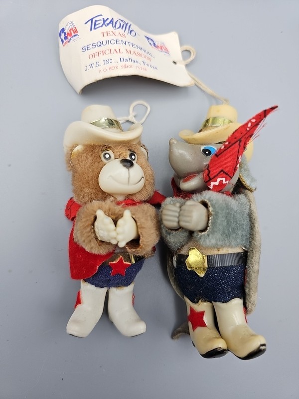 1983 CLIP-ON TEXADILLO & SHERRIFF TEDDY BEAR TEXAS MASCOTS